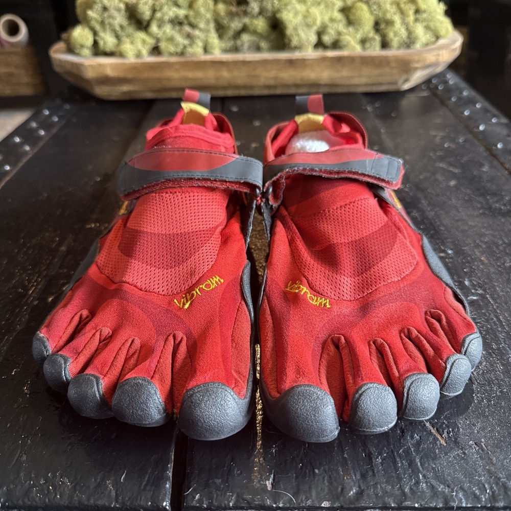 Vibram FiveFingers Red Black Men's Running Shoes Lightweight Slip On 44 10.5